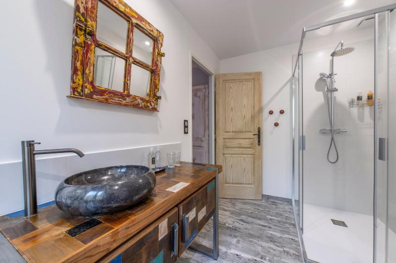 Double Room with Garden View image 4