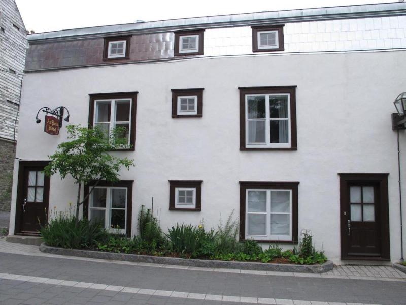 Au Petit Hôtel - image 13
