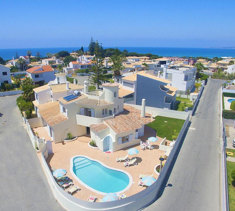 Villa Moorea - Moradia com piscina aquecível ginásio e BBQ - Galé Albufeira - image 13