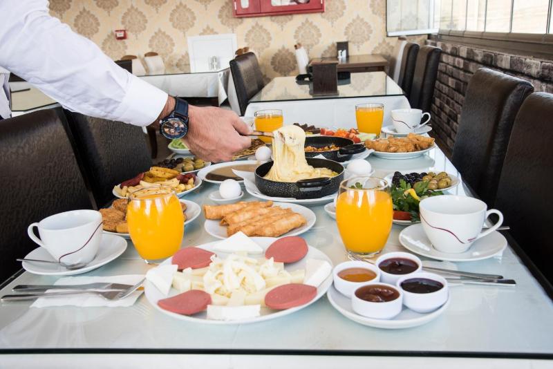 Classic Triple Room image 4