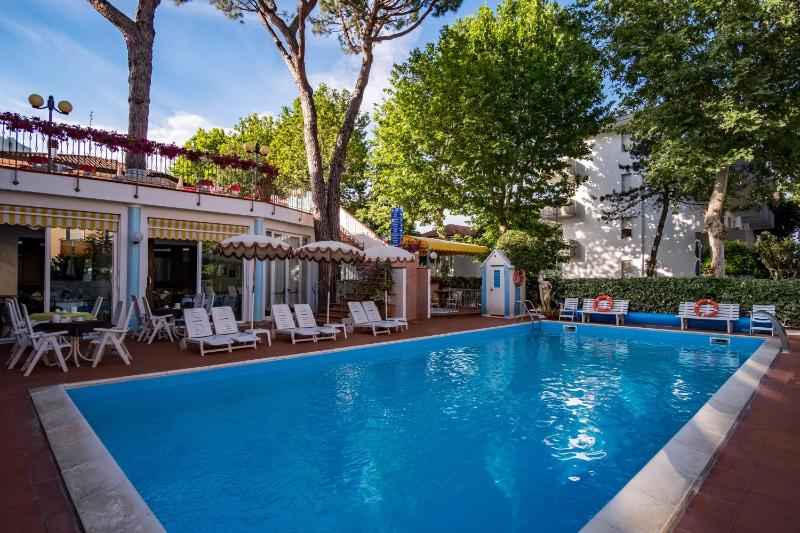 Hotel Villa dei Fiori - sul mare con piscina - image 14