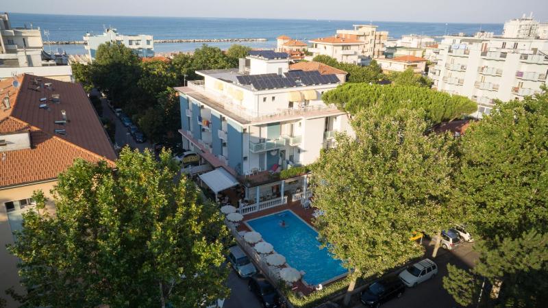 Hotel Villa dei Fiori - sul mare con piscina - image 43