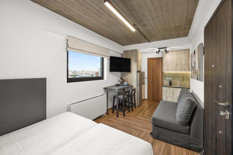 Suite with City View image 4