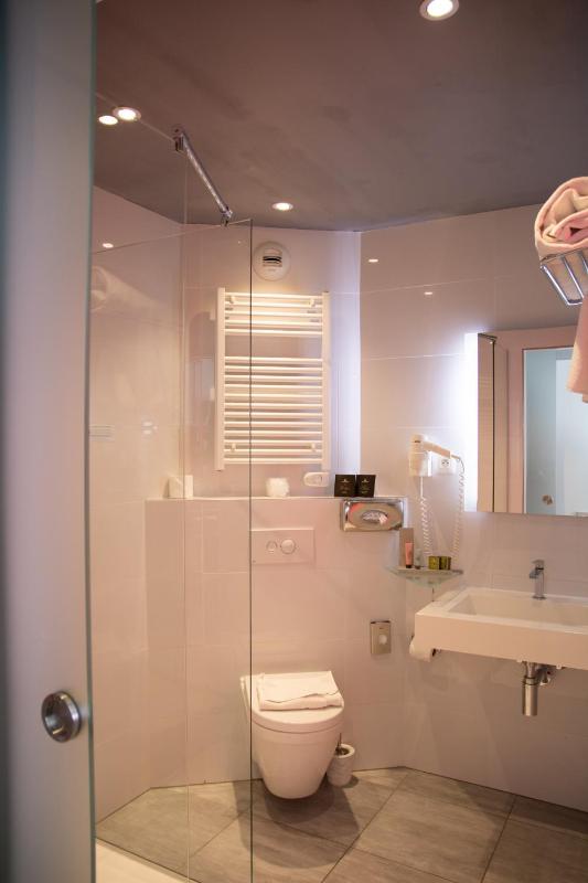 Colmar Hotel - image 49