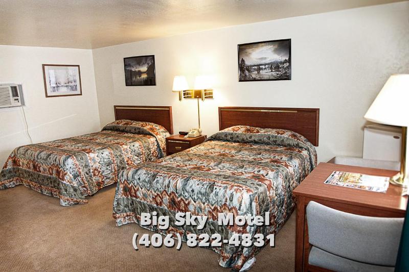 Queen Room with Two Queen Beds image 1
