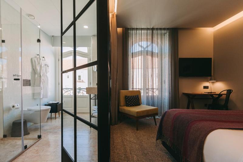 Deluxe Double Room image 4