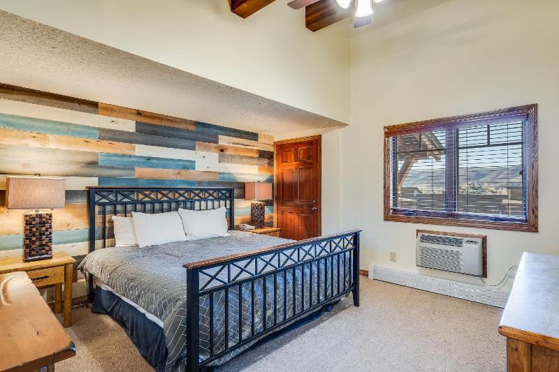 Phoenix 208 Townhouse - image 31