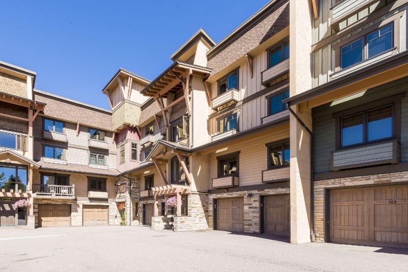 Phoenix 208 Townhouse - image 33
