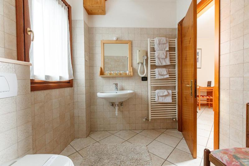 Quadruple Room image 2