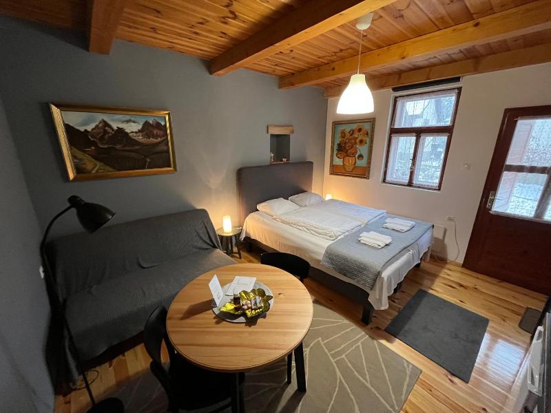 Double Room with Extra Bed image 4