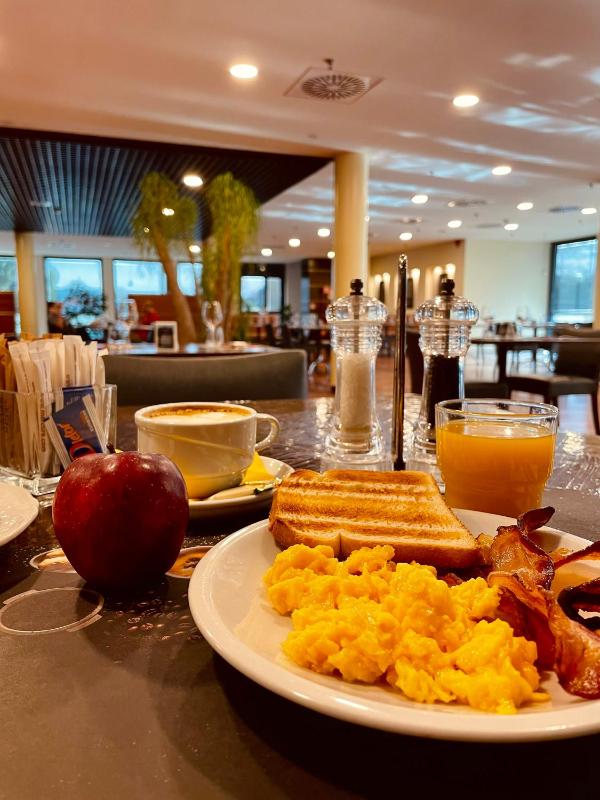 Mercure Rome Leonardo da Vinci Airport - image 13