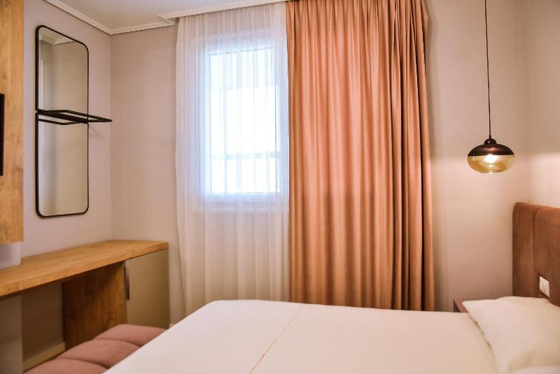 Double Room image 4