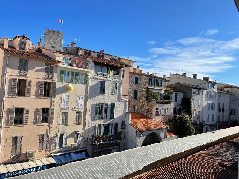 Nice Renting - MASSENA - LOFT - HEART of VIEIL ANTIBES - THE MARKET WITH SEA VIEW - image 2