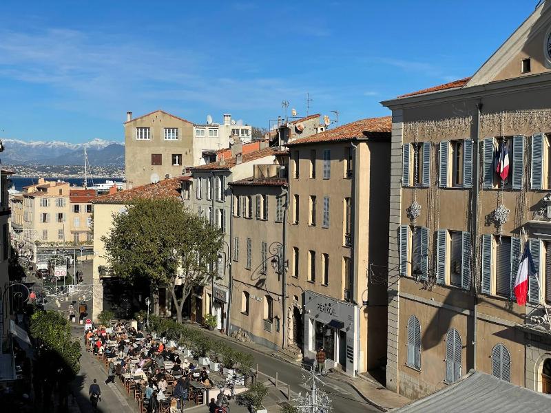 Nice Renting - MASSENA - LOFT - HEART of VIEIL ANTIBES - THE MARKET WITH SEA VIEW - image 17