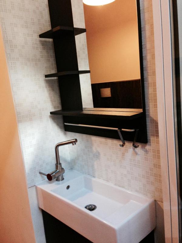 Triple Room with Shared Bathroom image 3