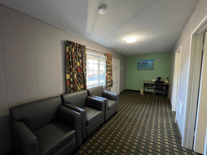 Two-Bedroom Suite image 4