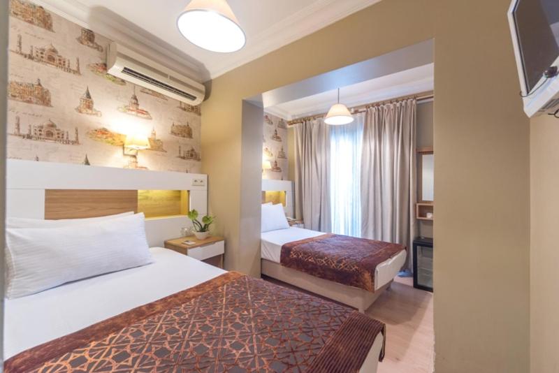 Standard Twin Room image 4