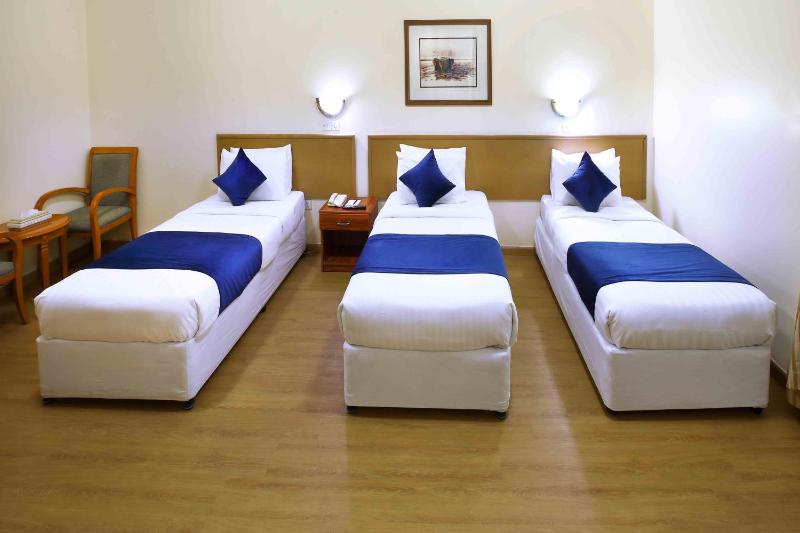 Standard Triple Room image 3