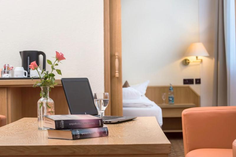 One-Bedroom Suite image 3
