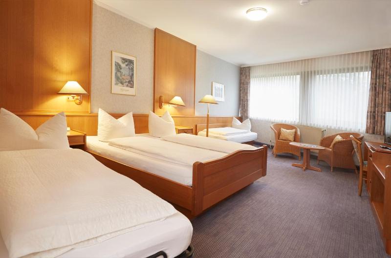 Quadruple Room image 4