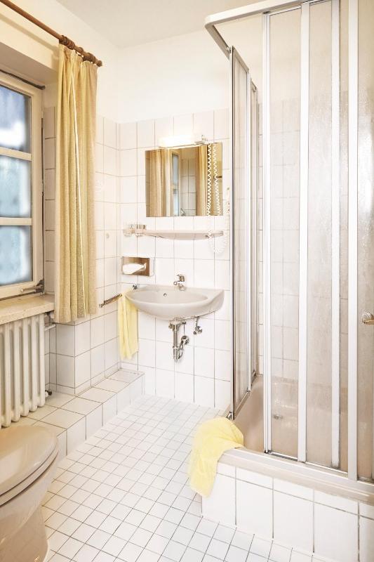 Single Room image 3