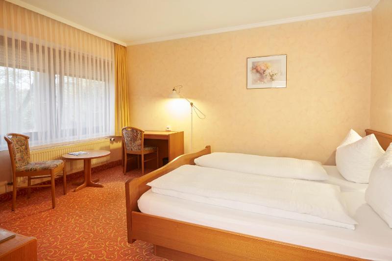 Double Room image 4
