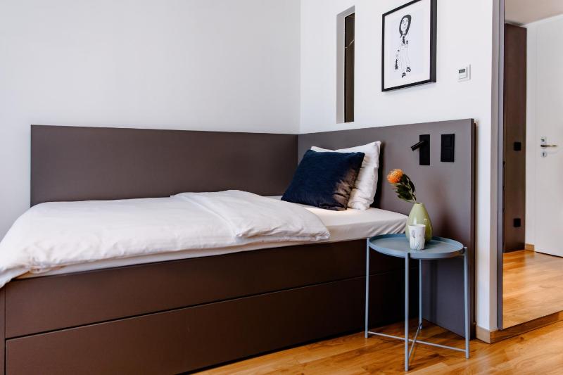 Standard Single Room image 4
