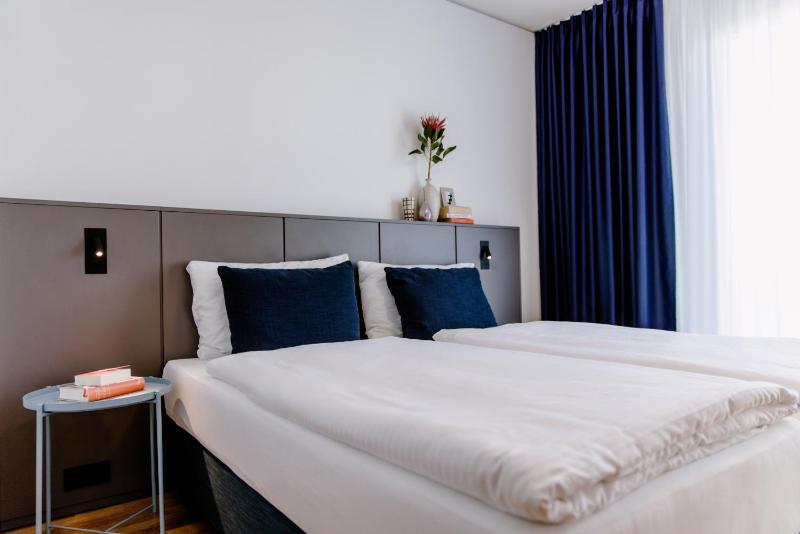 Twin Room image 1