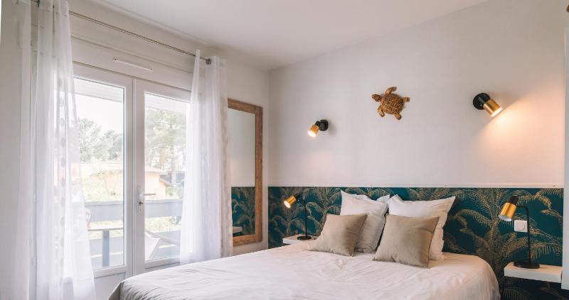 Double Room with Garden View image 1