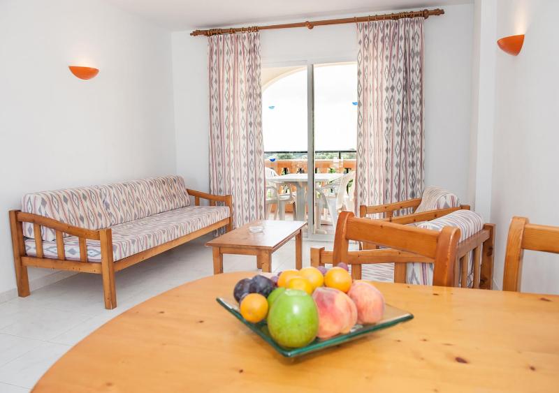 One-Bedroom Apartment image 4