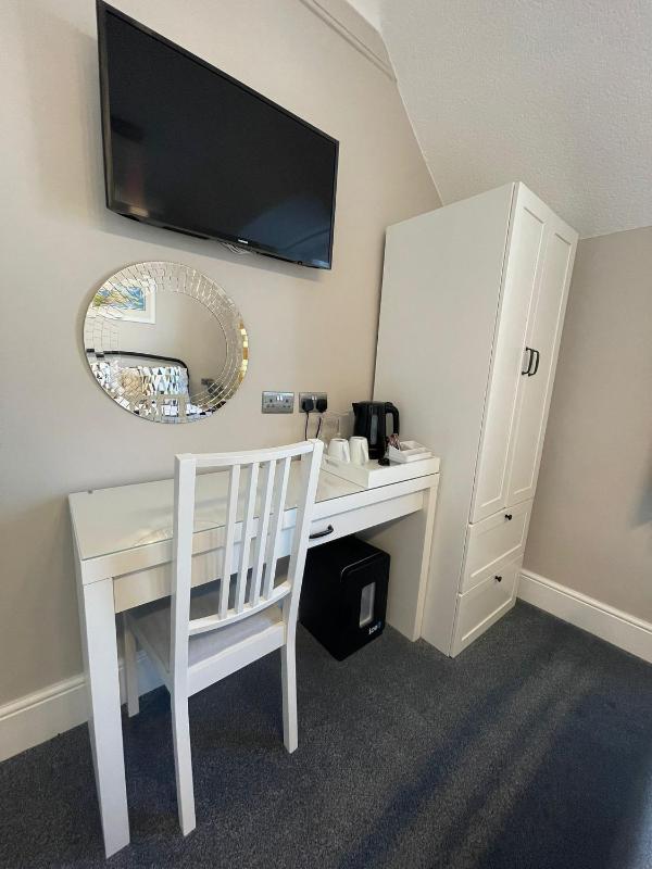 Ivy Bank Guest House Tenby - image 20