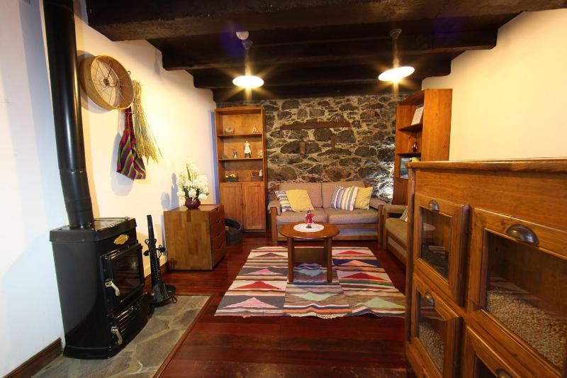 Twin Room image 3