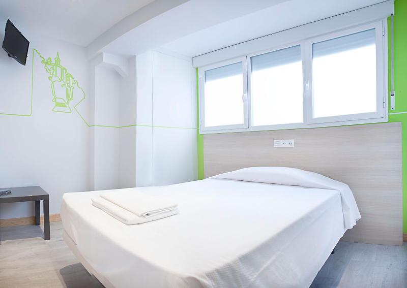 Double Room image 3