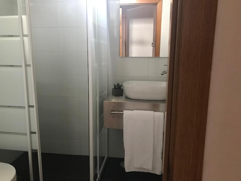 Double Room image 3
