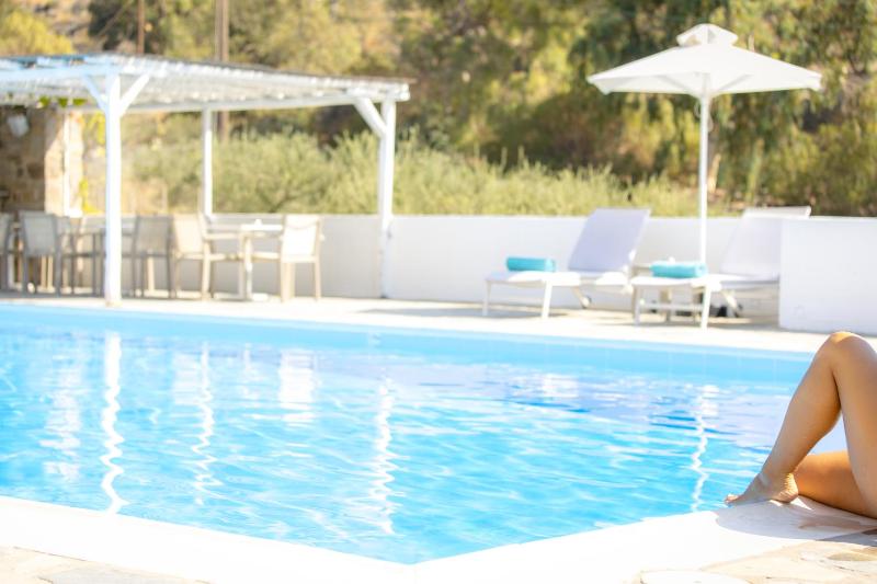Akrotiri Hotel - image 26