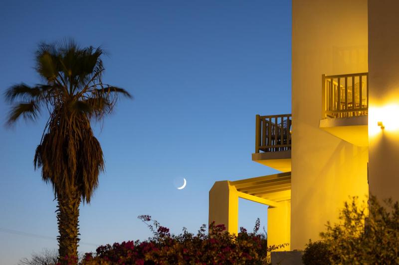 Akrotiri Hotel - image 39