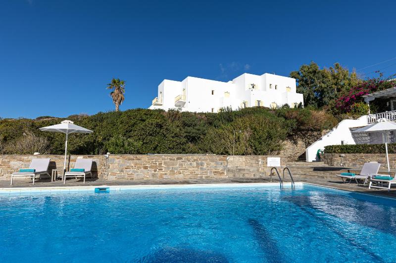 Akrotiri Hotel - image 3