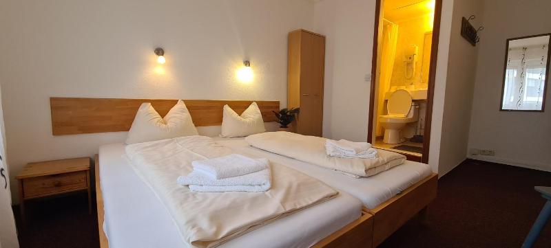 Standard Double Room image 1