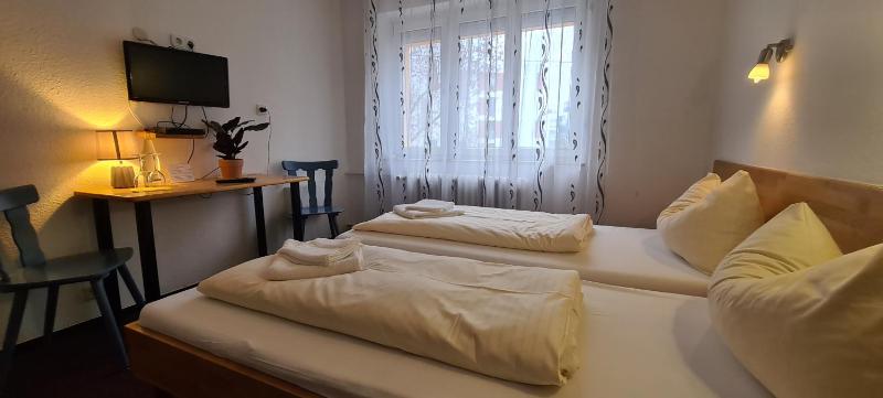 Standard Double Room image 4