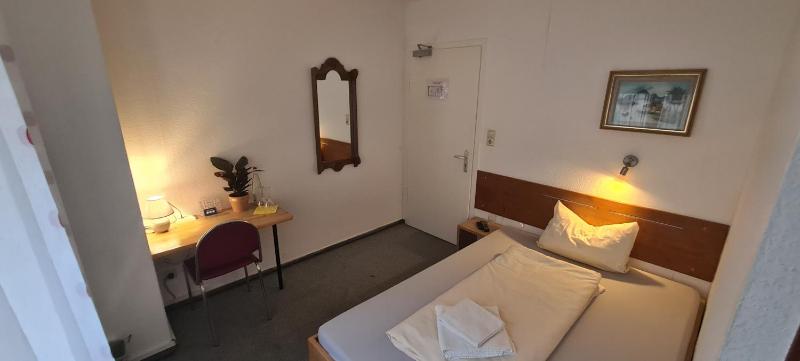 Standard Single Room image 1