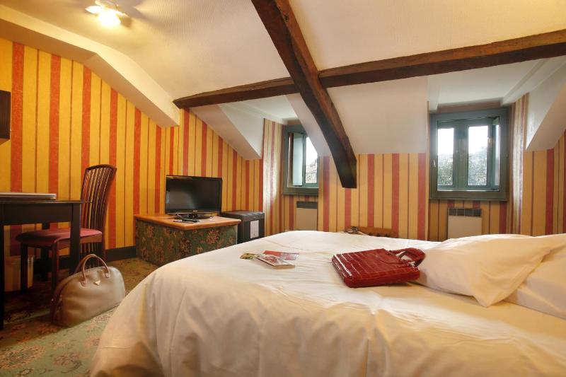 Standard Double Room image 3