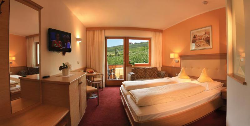 Double Room image 1