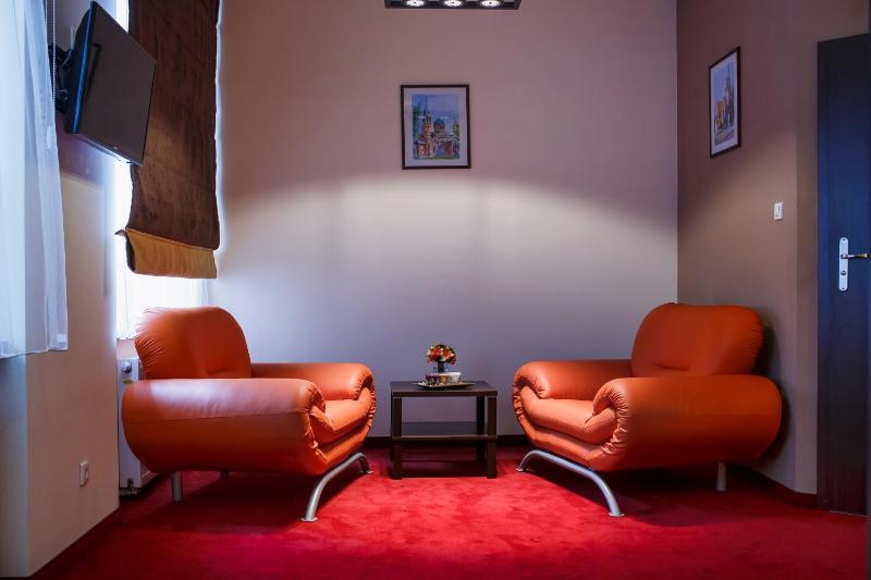 One-Bedroom Apartment image 4