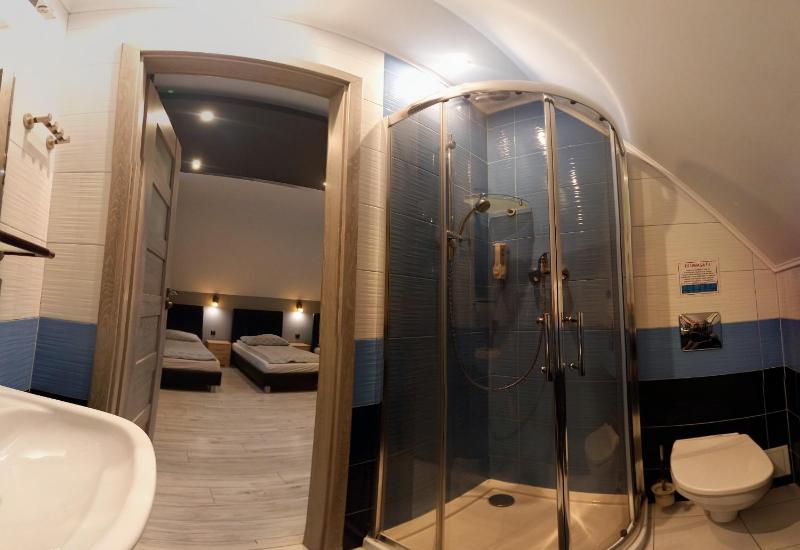 Deluxe Triple Room image 3