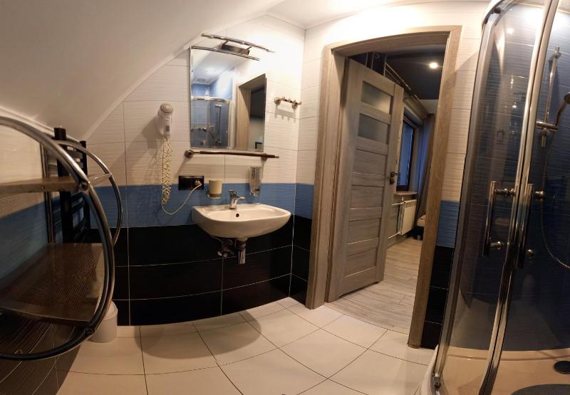 Deluxe Triple Room image 2