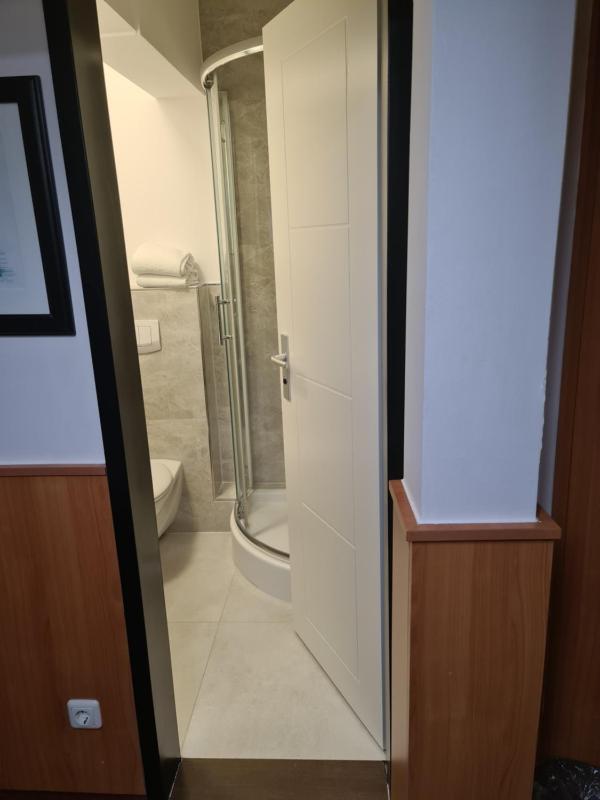 Small Double Room image 3