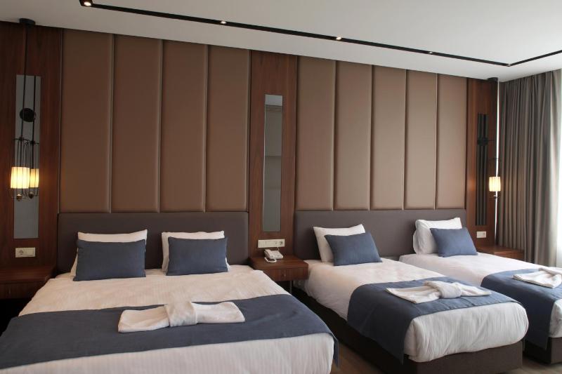 King Suite with Sea View image 2