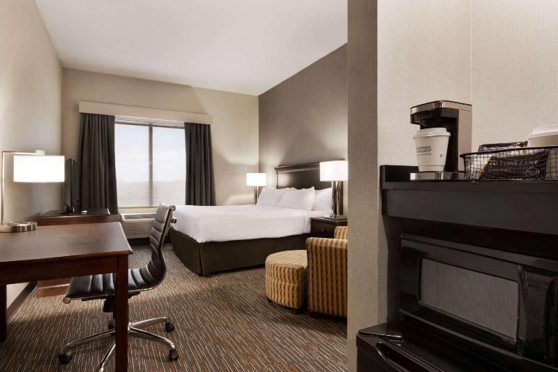 King Room - Non-Smoking image 2