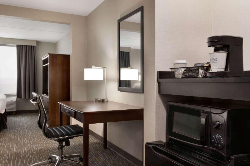King Room - Non-Smoking image 4