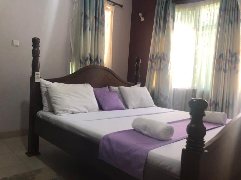 Lux Suites Sunset Furnished Apartments - image 14